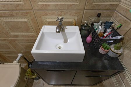 Casa para alugar com 57m², 2 quartos e 1 vaga Casa para alugar com 57m², 2 quartos e 1 vagaBanheiro