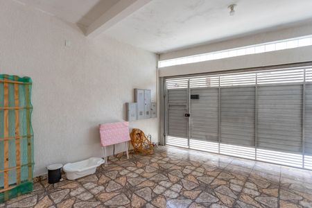 Casa para alugar com 57m², 2 quartos e 1 vaga Casa para alugar com 57m², 2 quartos e 1 vagaGaragem