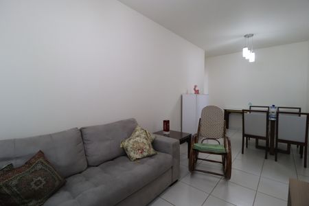 Apartamento para alugar com 74m², 2 quartos e 2 vagasSala