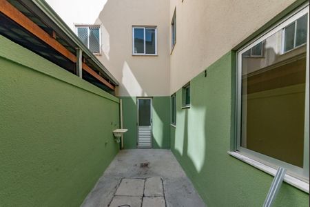 Apartamento à venda com 48m², 2 quartos e 1 vagaÁrea de Serviço - Área externa