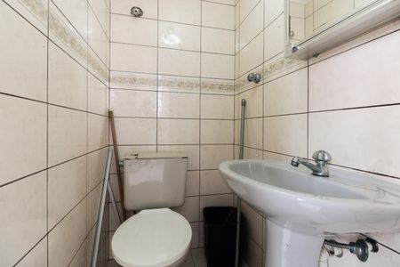 Apartamento à venda com 58m², 3 quartos e 1 vagaÁrea de Serviço - Banheiro de Serviço 