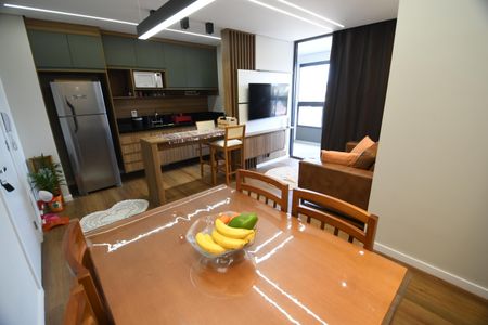 Sala de apartamento à venda com 2 quartos, 58m² em Nova Campinas, Campinas