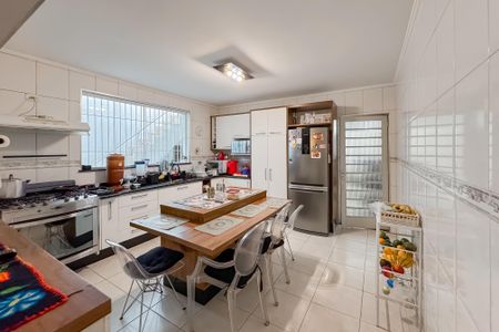 Casa à venda com 150m², 3 quartos e 2 vagas Casa à venda com 150m², 3 quartos e 2 vagasCozinha