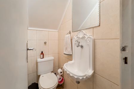 Casa à venda com 150m², 3 quartos e 2 vagas Casa à venda com 150m², 3 quartos e 2 vagasLavabo