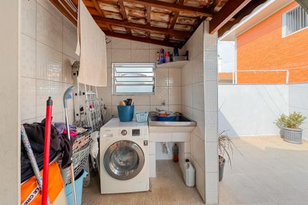 Casa à venda com 150m², 3 quartos e 2 vagas Casa à venda com 150m², 3 quartos e 2 vagasÁrea de Serviço