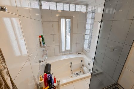 Casa à venda com 150m², 3 quartos e 2 vagas Casa à venda com 150m², 3 quartos e 2 vagasBanheiro da Suíte