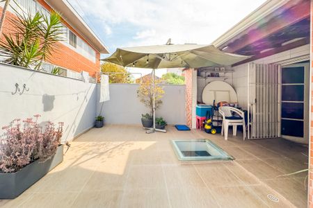 Casa à venda com 150m², 3 quartos e 2 vagas Casa à venda com 150m², 3 quartos e 2 vagasÁrea de Serviço