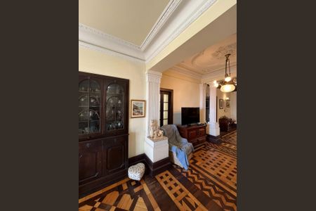 Casa à venda com 843m², 8 quartos e 2 vagasFoto 06