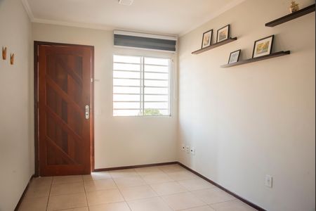 Casa de condomínio à venda com 100m², 3 quartos e 2 vagasSala