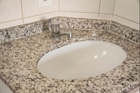 Casa de condomínio à venda com 100m², 3 quartos e 2 vagasBanheiro da Suíte