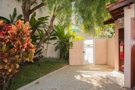 Casa de condomínio à venda com 100m², 3 quartos e 2 vagasHall de entrada