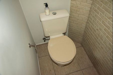 Casa de condomínio à venda com 100m², 3 quartos e 2 vagasLavabo