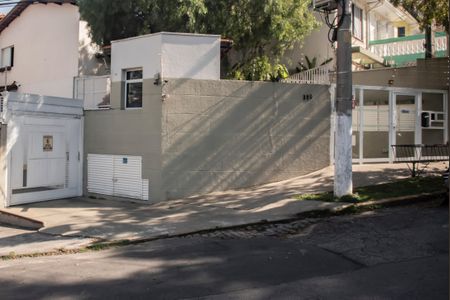 Casa de condomínio à venda com 100m², 3 quartos e 2 vagasFachada