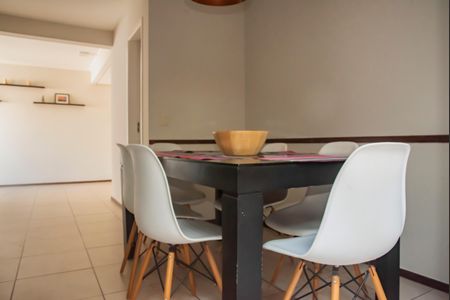 Casa de condomínio à venda com 100m², 3 quartos e 2 vagasSala de Jantar