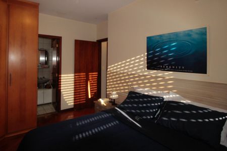 Apartamento à venda com 166m², 3 quartos e 2 vagasSuíte 1