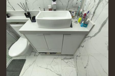 Apartamento à venda com 68m², 2 quartos e 2 vagasBanheiro da Suíte