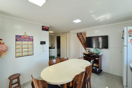 Casa à venda com 277m², 4 quartos e 2 vagasCozinha