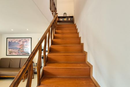 Casa à venda com 277m², 4 quartos e 2 vagasCorredor