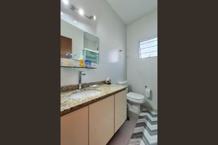 Casa à venda com 277m², 4 quartos e 2 vagasBanheiro Social