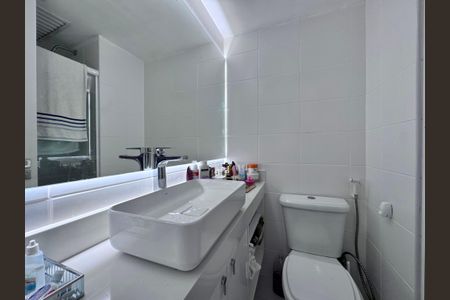 Apartamento à venda com 100m², 2 quartos e 1 vagaBanheiro da Suíte 2