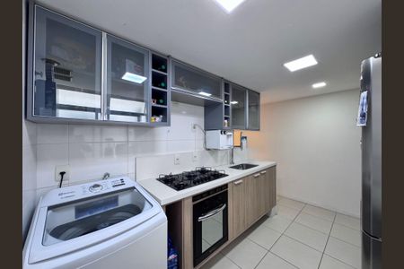 Apartamento à venda com 100m², 2 quartos e 1 vagaCozinha e Área de Serviço