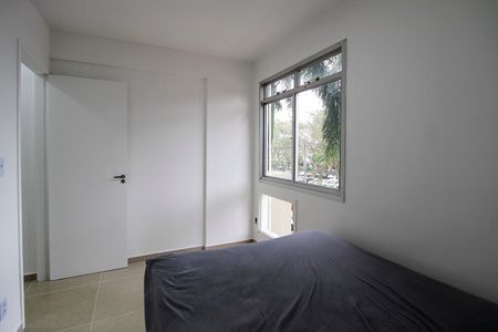 Quarto 1 de apartamento para alugar com 2 quartos, 52m² em Itanhangá, Rio de Janeiro