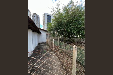 Casa para alugar com 360m², 4 quartos e 6 vagas Casa para alugar com 360m², 4 quartos e 6 vagasQuintal