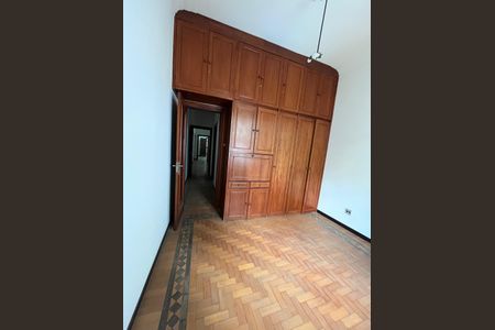 Casa para alugar com 360m², 4 quartos e 6 vagas Casa para alugar com 360m², 4 quartos e 6 vagasQuarto