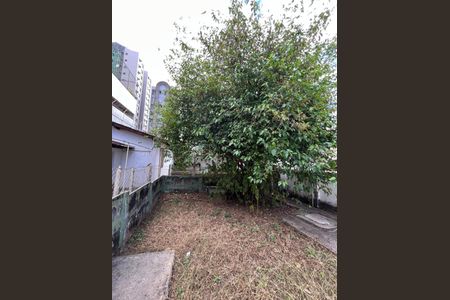 Casa para alugar com 360m², 4 quartos e 6 vagas Casa para alugar com 360m², 4 quartos e 6 vagasQuintal