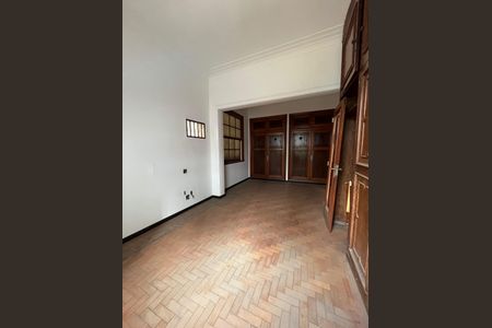 Casa para alugar com 360m², 4 quartos e 6 vagas Casa para alugar com 360m², 4 quartos e 6 vagasQuarto