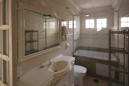 Apartamento à venda com 140m², 2 quartos e 2 vagasBanheiro da Suite