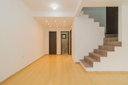 Sala de casa de condomínio à venda com 2 quartos, 80m² em Espírito Santo, Porto Alegre