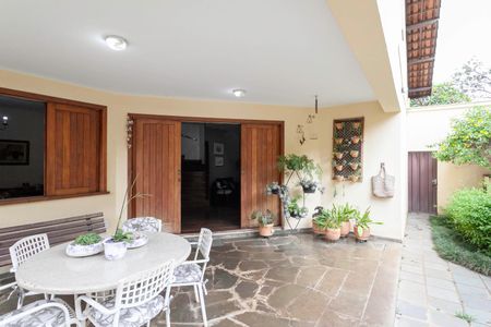 Casa à venda com 360m², 4 quartos e 2 vagasQuintal