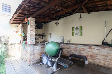 Casa à venda com 360m², 4 quartos e 2 vagasOutros