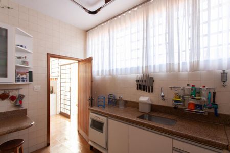 Casa à venda com 360m², 4 quartos e 2 vagasCozinha