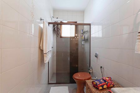 Casa à venda com 360m², 4 quartos e 2 vagasBanheiro social