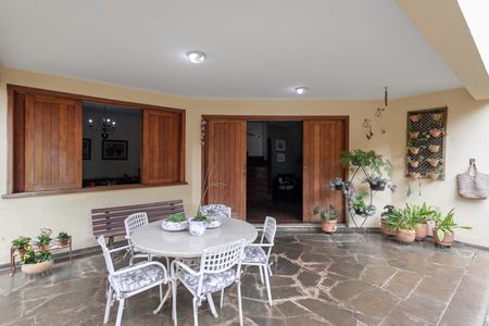 Casa à venda com 360m², 4 quartos e 2 vagasQuintal