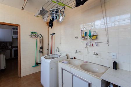 Casa à venda com 360m², 4 quartos e 2 vagasÁrea de Serviço