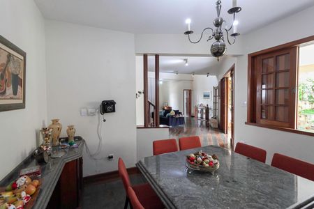 Casa à venda com 360m², 4 quartos e 2 vagasSala 2