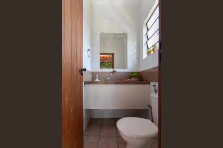 Casa à venda com 360m², 4 quartos e 2 vagasEdícula - Lavabo