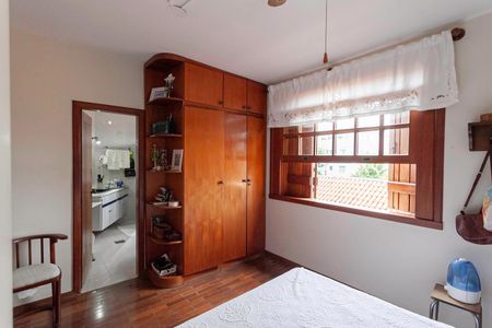 Casa à venda com 360m², 4 quartos e 2 vagasSuíte