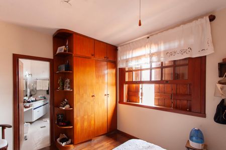 Casa à venda com 360m², 4 quartos e 2 vagasSuíte