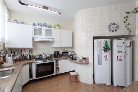 Casa à venda com 360m², 4 quartos e 2 vagasCozinha