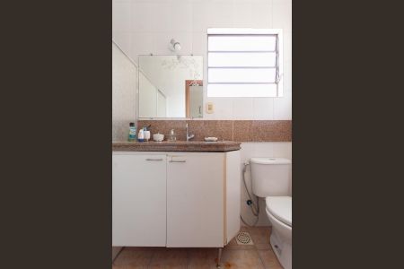 Casa à venda com 360m², 4 quartos e 2 vagasEdícula - Banheiro