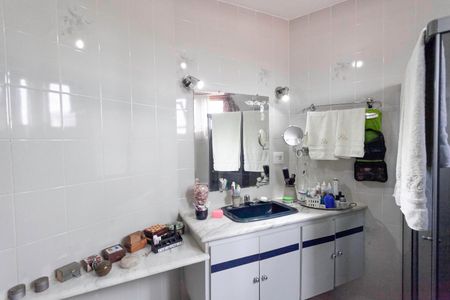 Casa à venda com 360m², 4 quartos e 2 vagasBanheiro da suíte