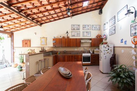 Casa à venda com 360m², 4 quartos e 2 vagasEspaço Gourmet