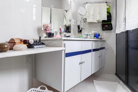 Casa à venda com 360m², 4 quartos e 2 vagasBanheiro da suíte