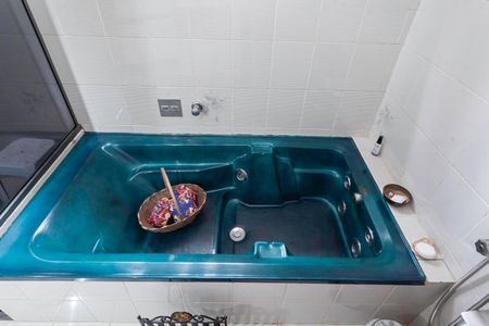 Casa à venda com 360m², 4 quartos e 2 vagasBanheiro da suíte