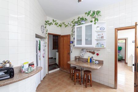 Casa à venda com 360m², 4 quartos e 2 vagasCozinha