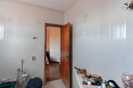 Casa à venda com 360m², 4 quartos e 2 vagasBanheiro da Suíte